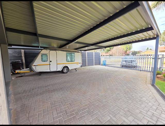 3 BEDROOM HOUSE FOR SALE IN GOLF PARK
